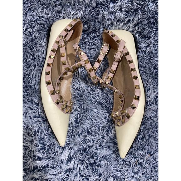 Valentinoโ'Rockstud' Point Toe Flat, US 7.5 / EU 38.5, Retails $995 - Picture 4 of 15
